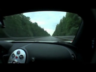 bugatti veyron vs nissan gt-r 35(with 2garett t30 1000 hp)